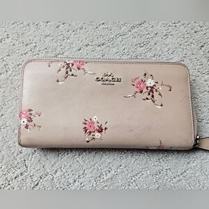 Coach Beechwood Floral/Gold Accordion Zip-Wallet | - Pre-owned